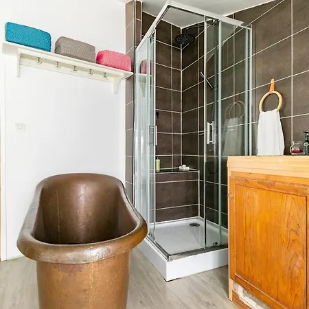 Privat bolig Calme, 10 Min A Pied De L'aeroport De La Rochelle (Charente-Maritime)